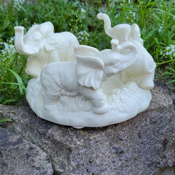 Ceramic Elephant candle holder - Picture 3 of 5